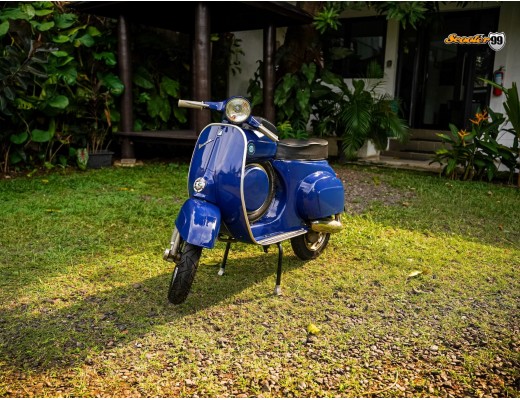 Vespa Scooter 90SS Blue – Rare Super Sprint Classic